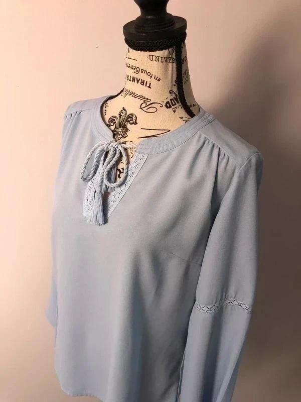💙 Blusa azul cielo bordada – Lola Espeleta – T. S – Muy buen estado – photo 2